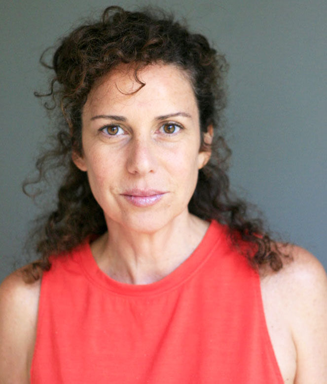 Barbara Fernandez has been a photo-journalist for the Miami Herald and the New York Times.